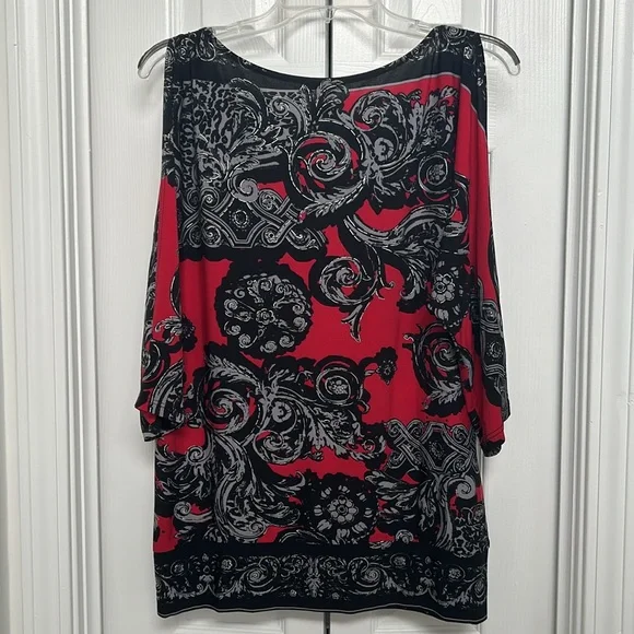 Cache Patterned Top - Picture 4 of 4